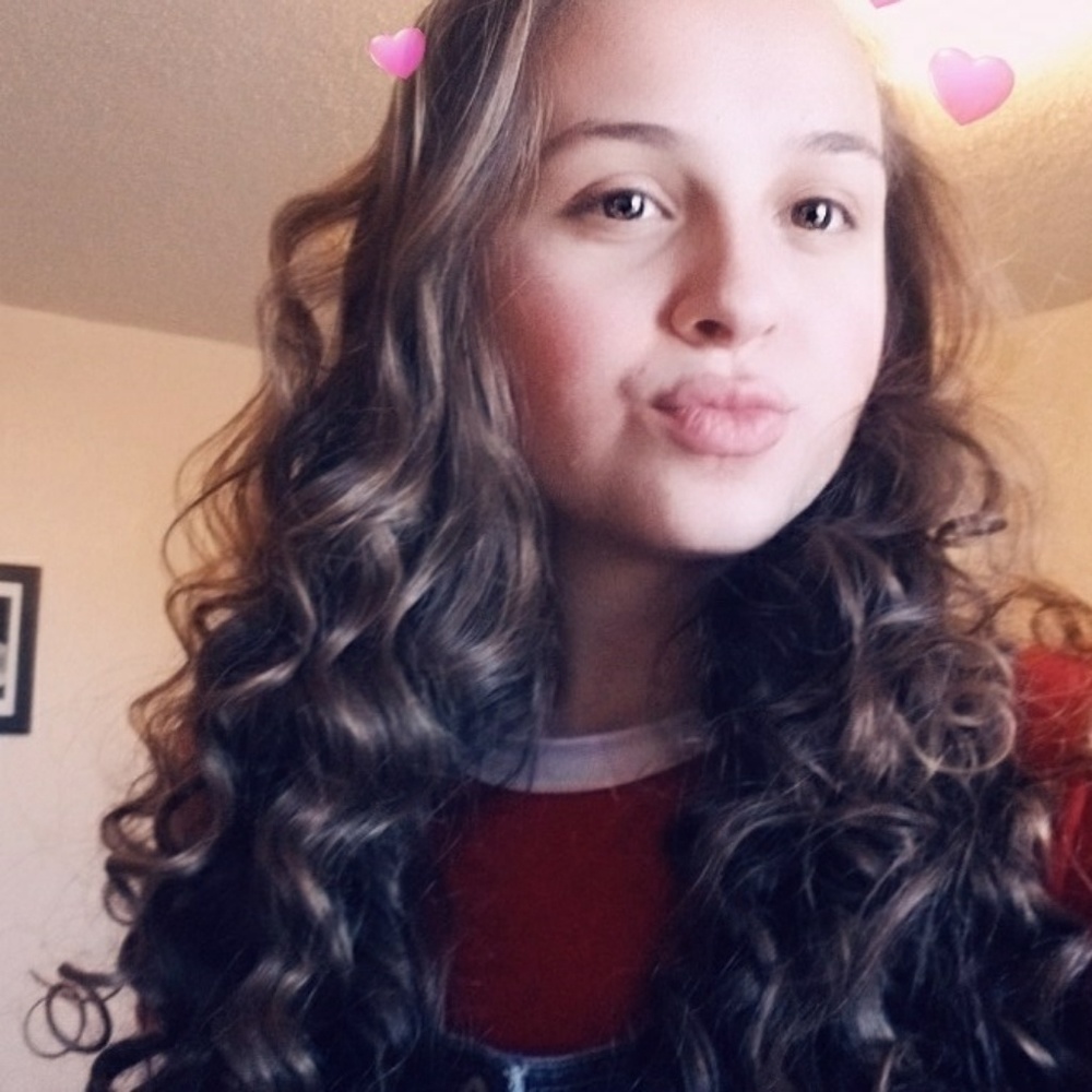 Meet your Posher, Lenora